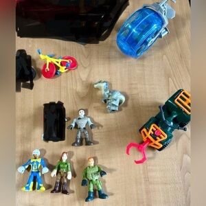 Imaginext lot of 8 men & vehicles Jurassic World/Toy Story fisher price toys
